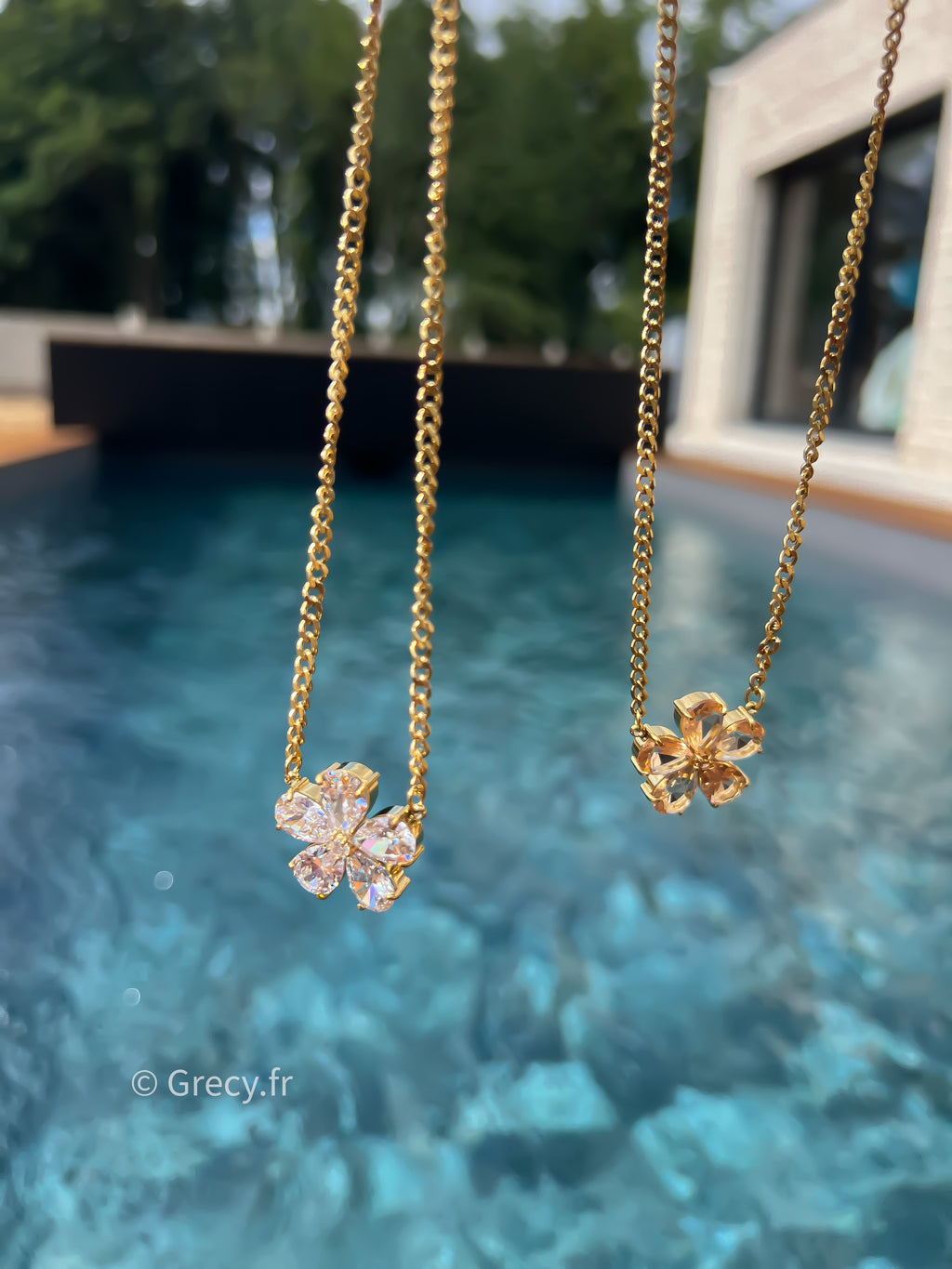 Mia / Collier fleur blanche scintillante