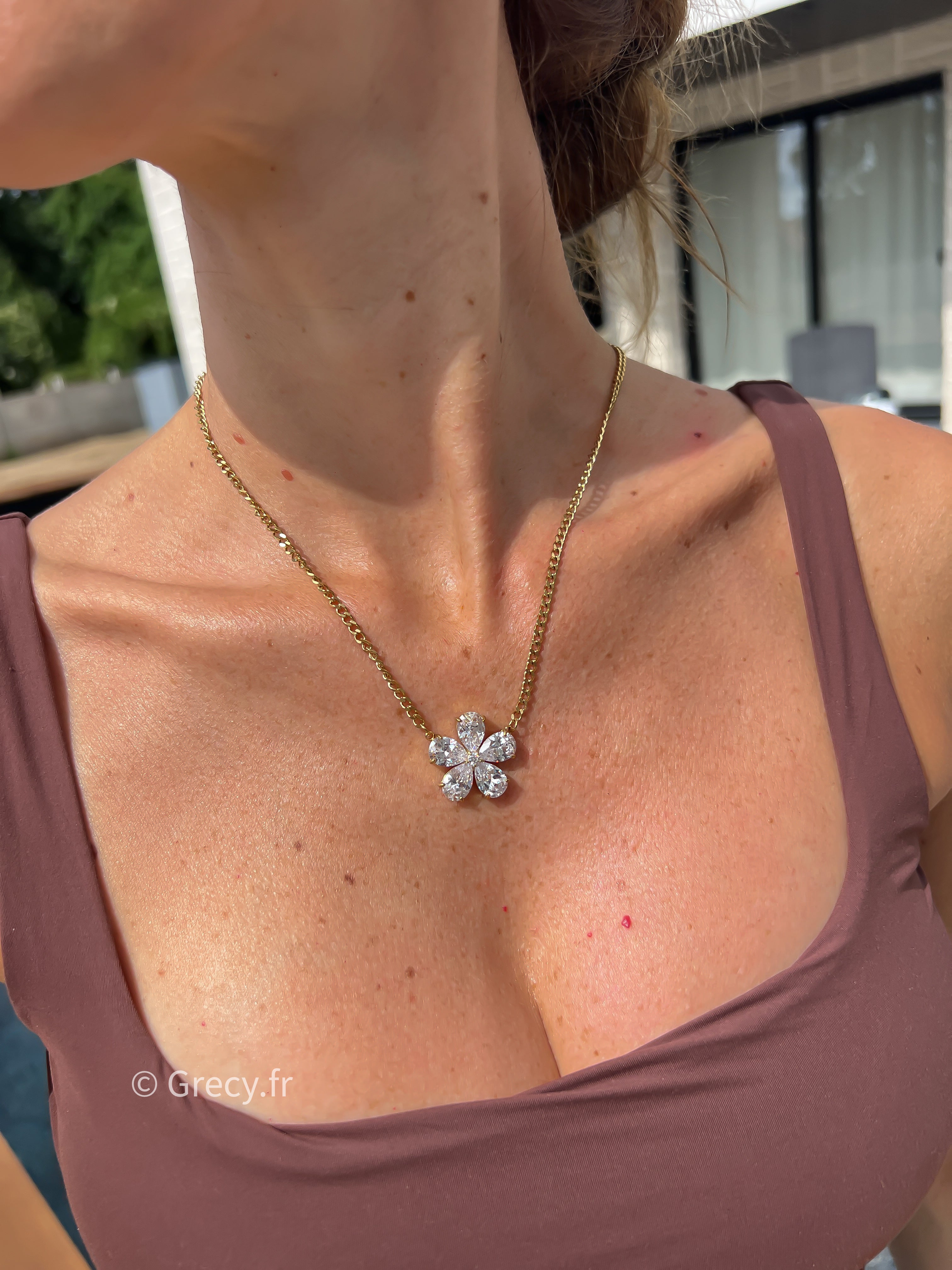 Mia / Collier fleur blanche scintillante