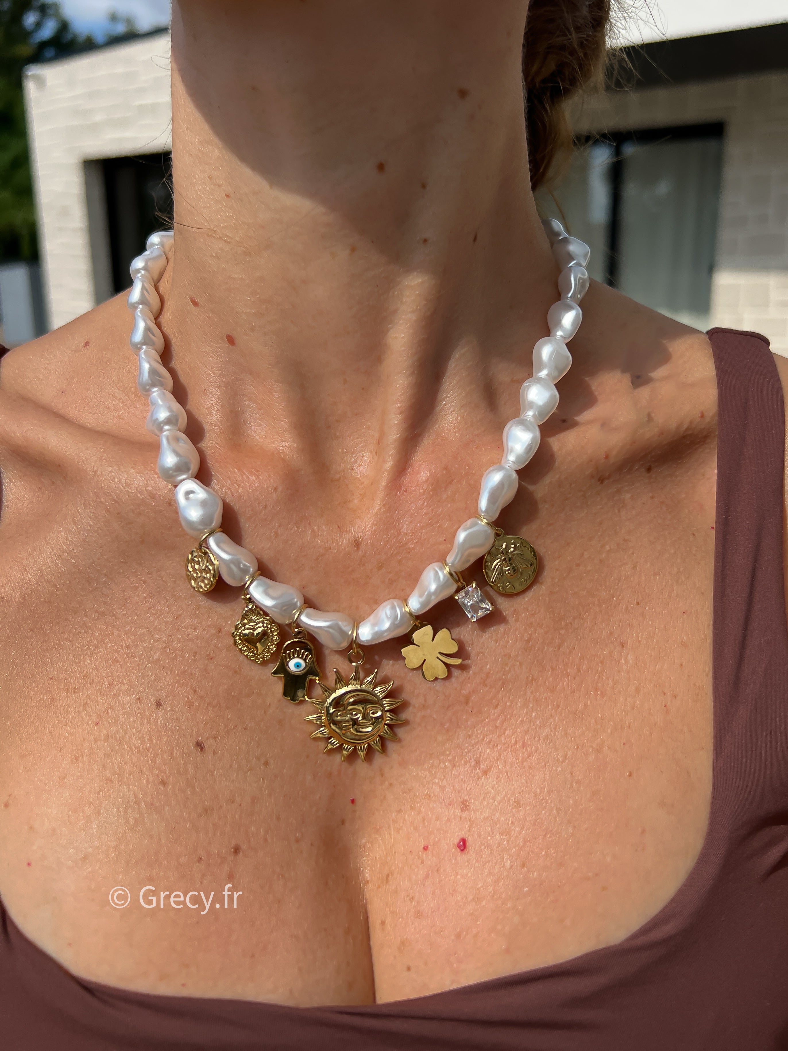 Collier nacre et charms