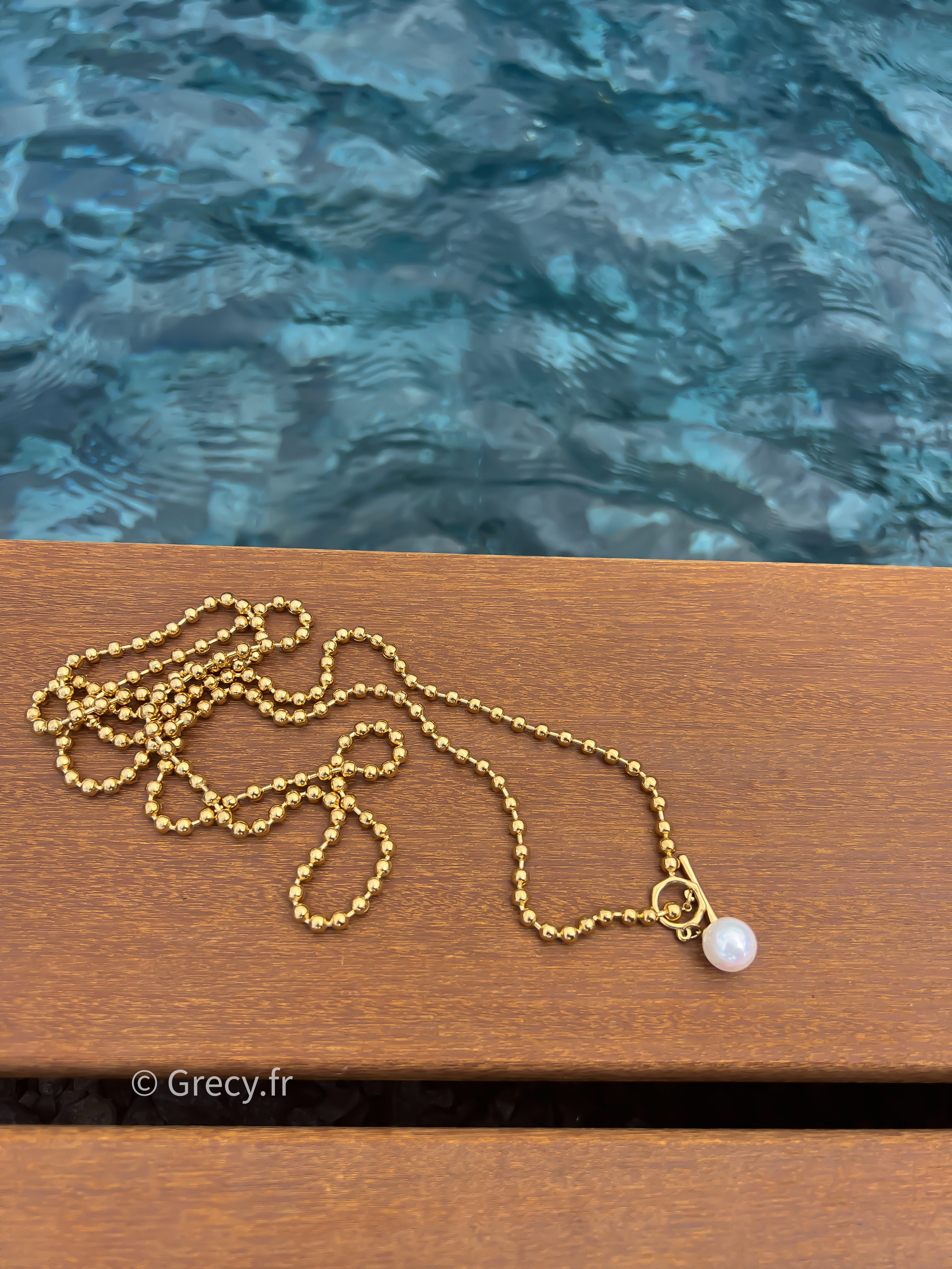 Soline / Collier sautoir double rang perles dorées avec pendentif perles nacre