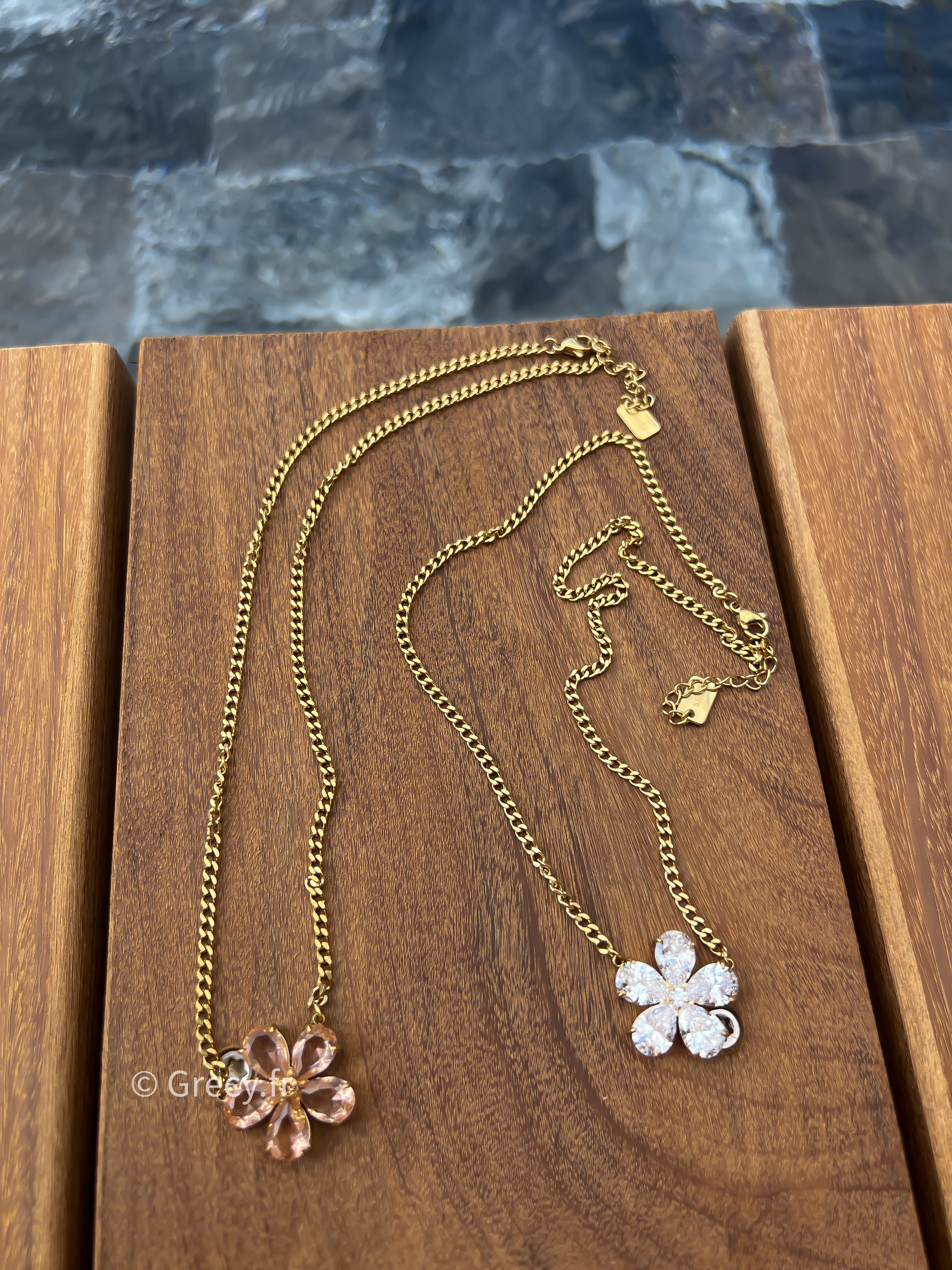 Mia / Collier fleur blanche scintillante