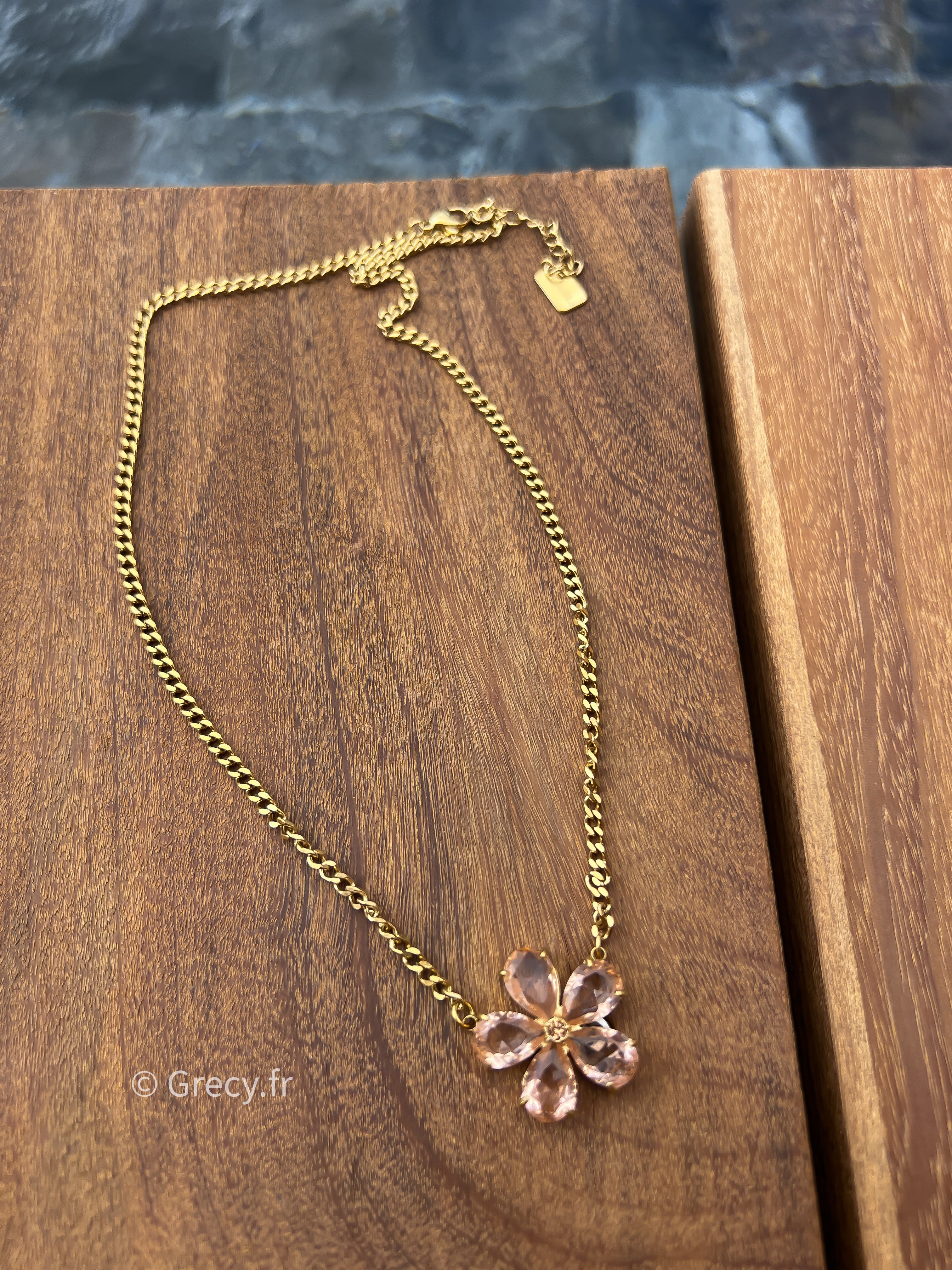 Mia / Collier fleur blanche scintillante
