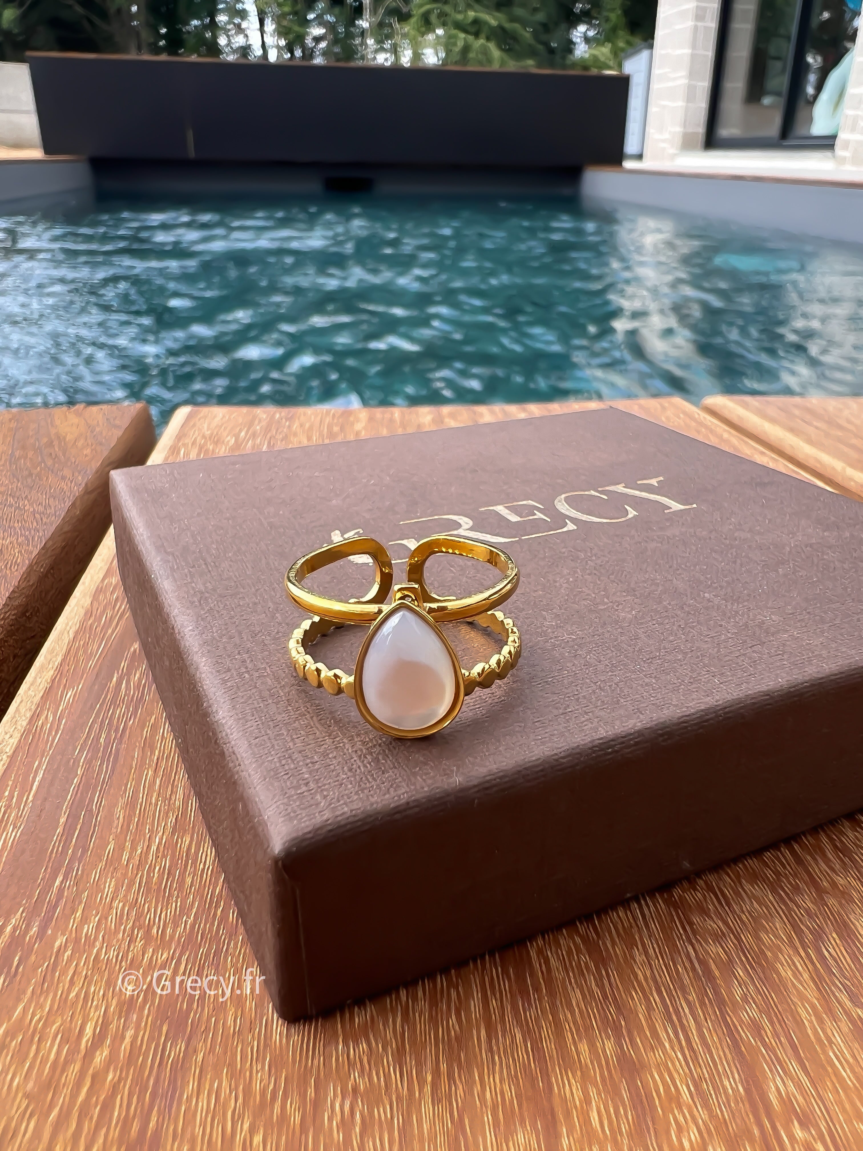 Camille / bague goutte verte ou blanche