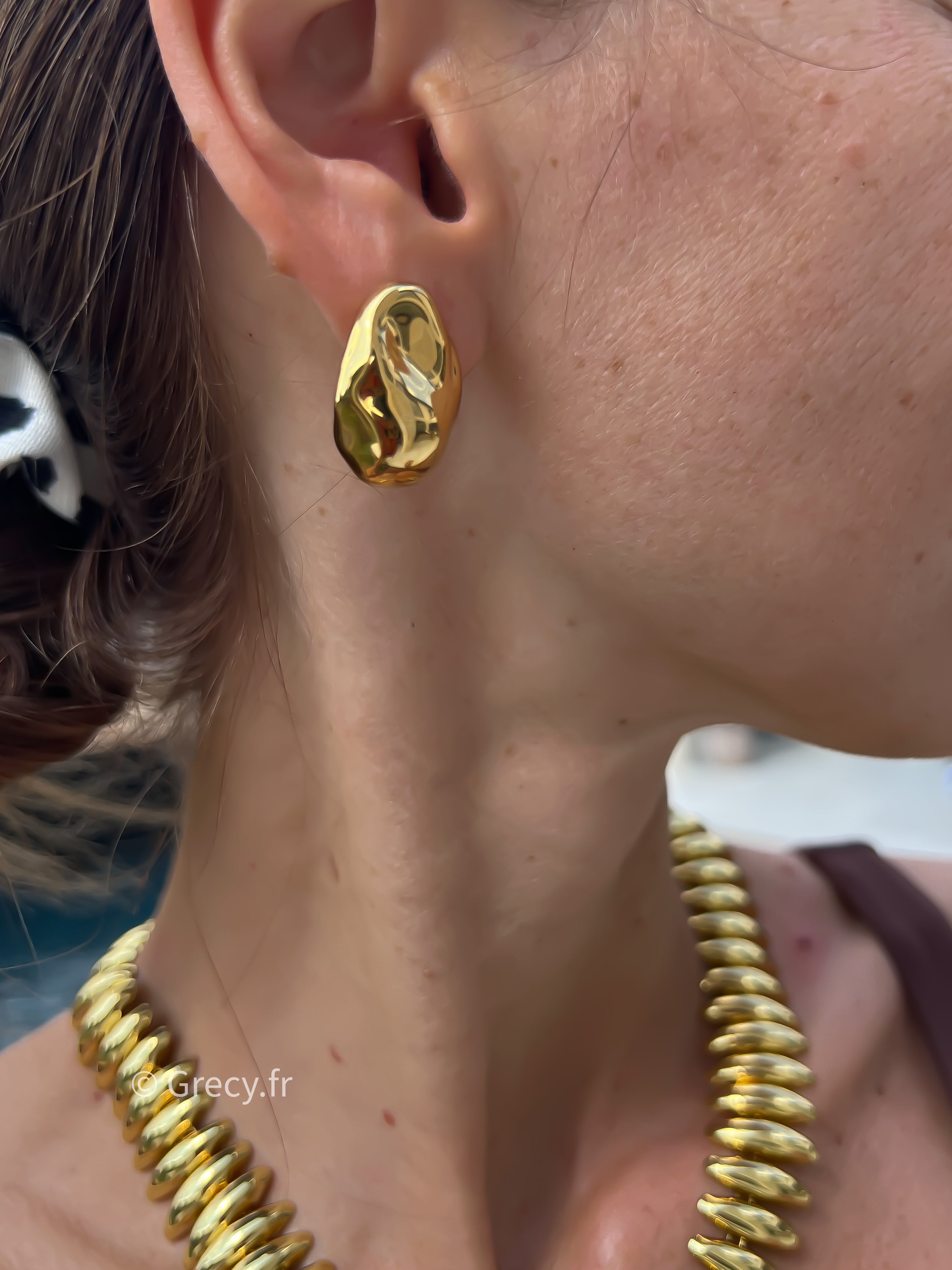 Constance / Boucles d'oreilles dorée forme de pierre