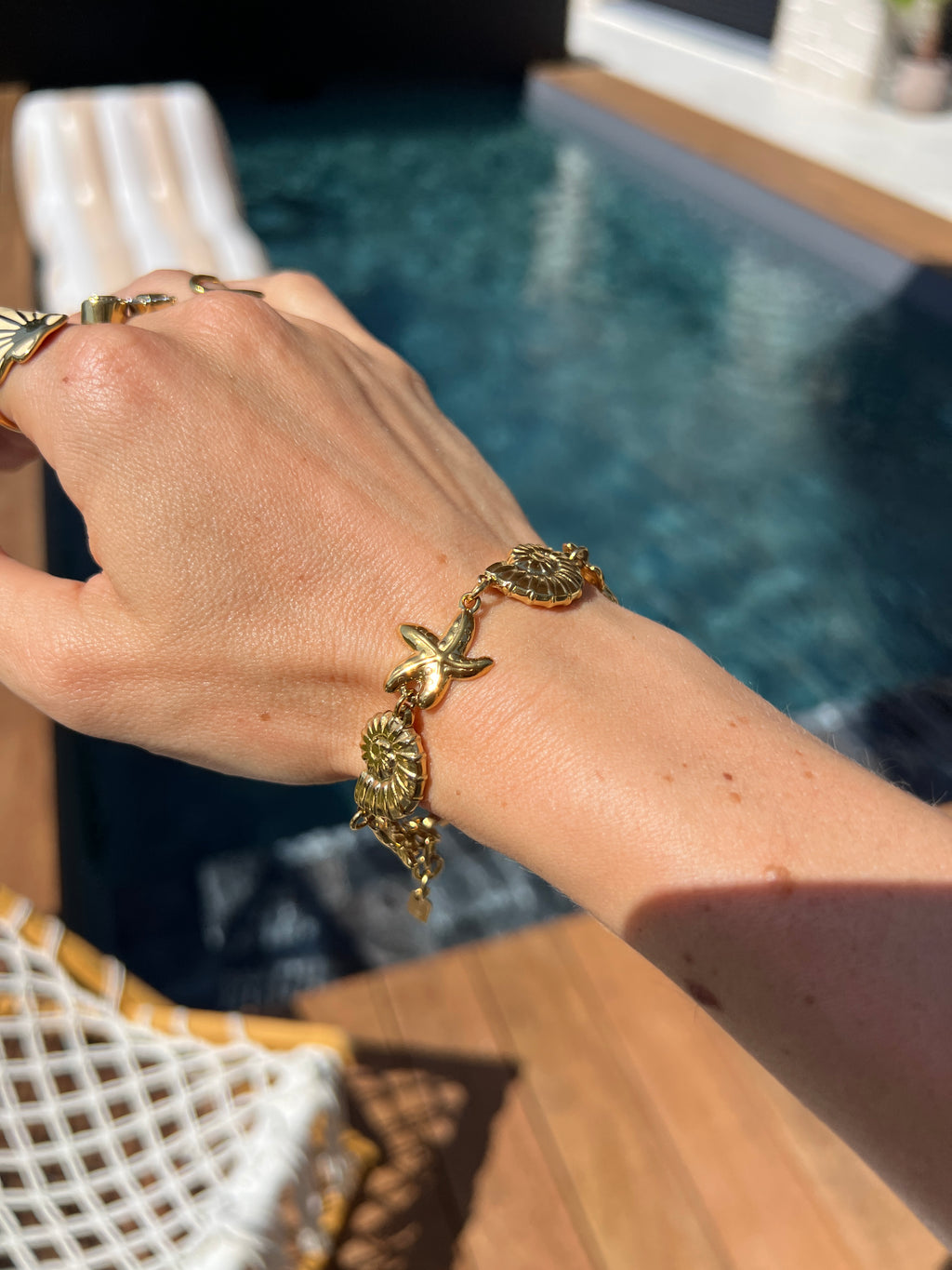 Anouk / Bracelet doré coquillages