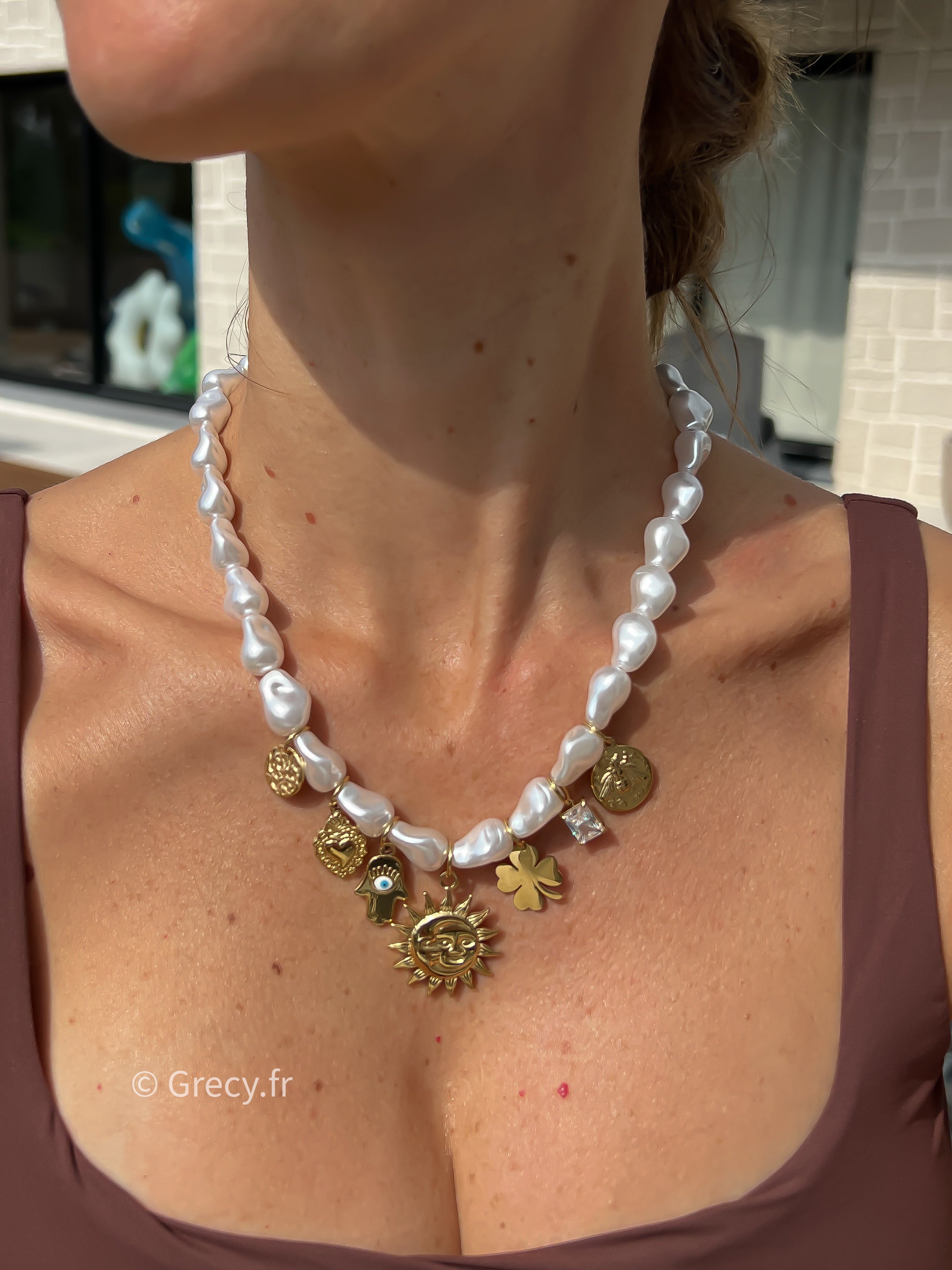 Collier nacre et charms