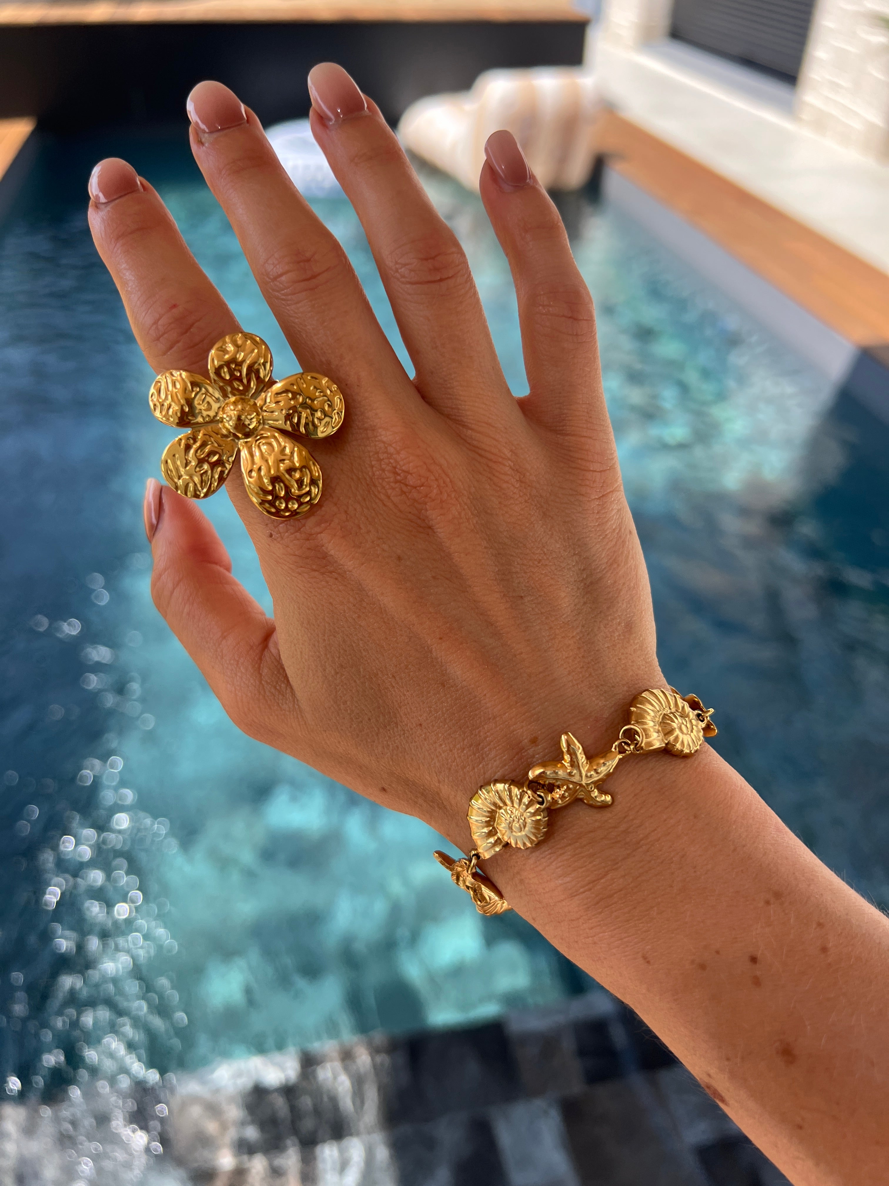 Anouk / Bracelet doré coquillages