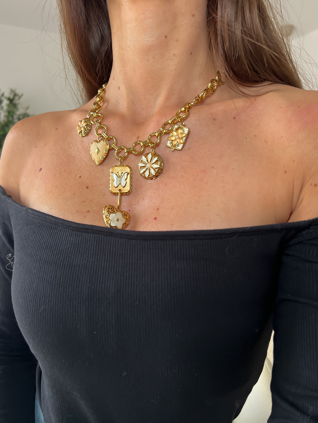 Manuela / Collier maille charms coeurs, fleurs et papillon