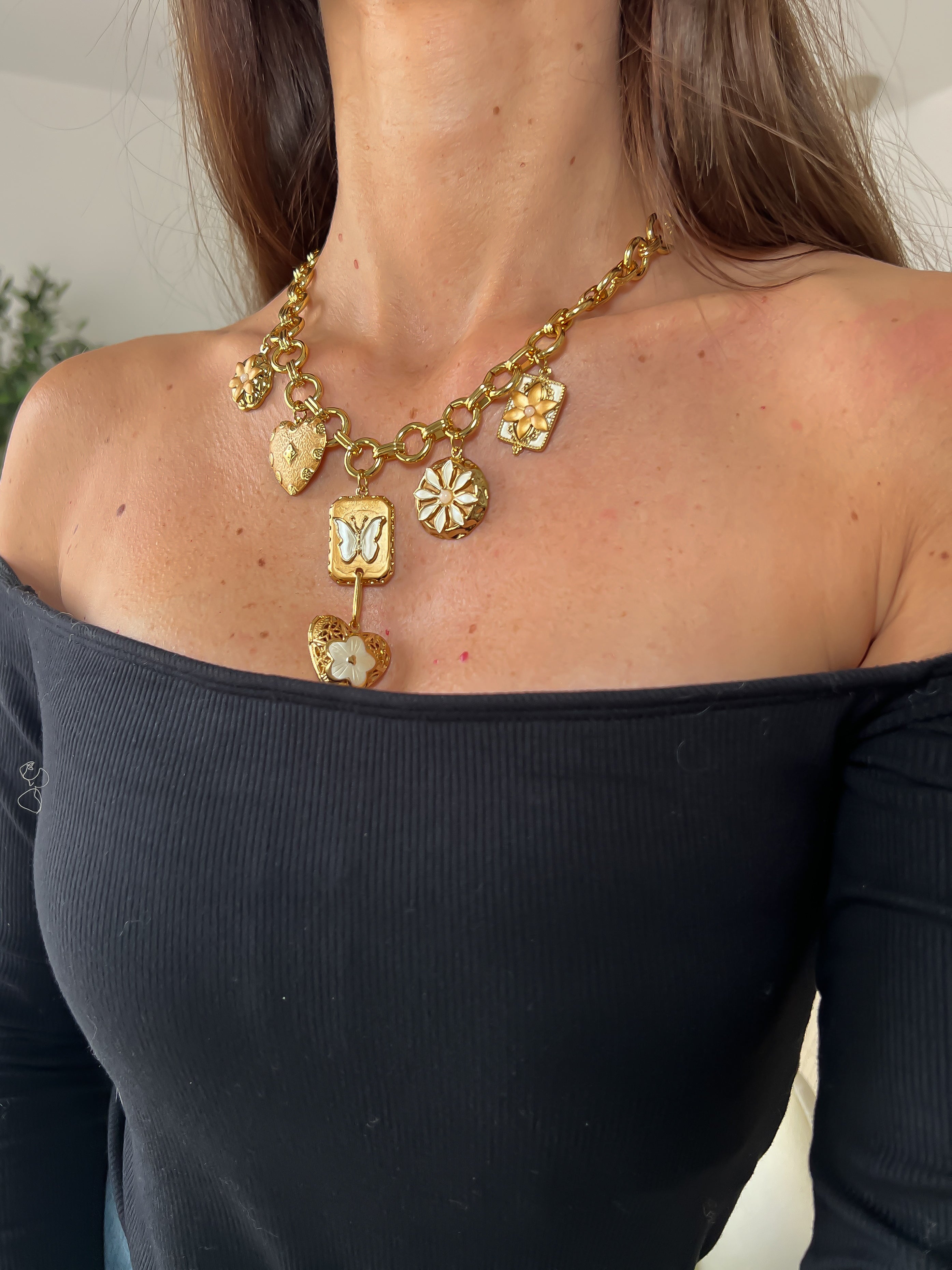 Manuela / Collier maille charms coeurs, fleurs et papillon