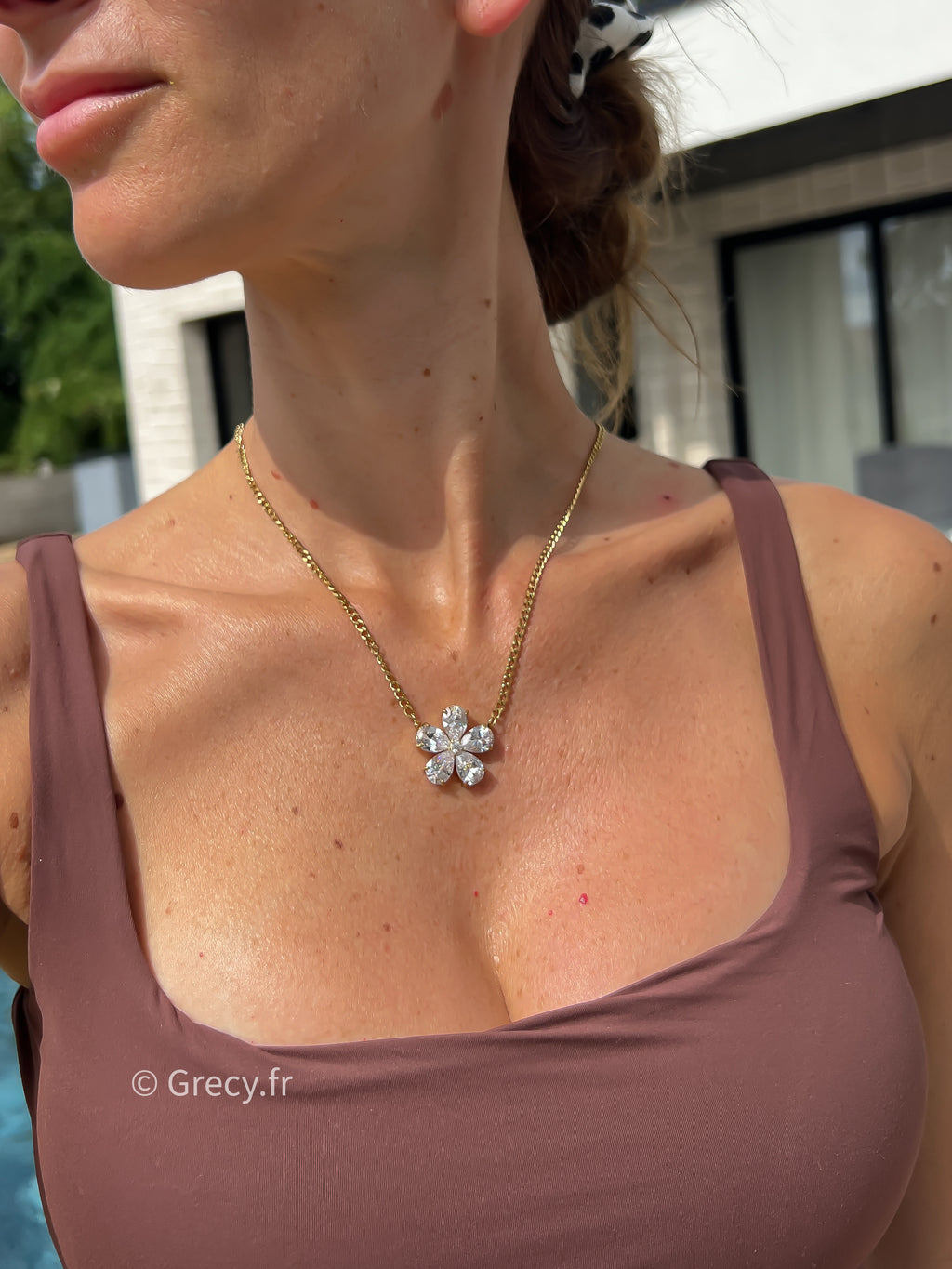 Mia / Collier fleur blanche scintillante