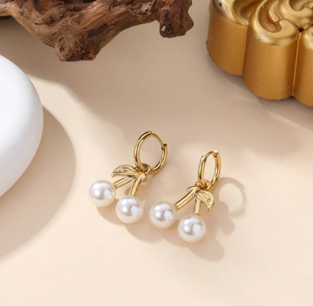 Marie / Boucles d'oreilles cerises perles nacrées