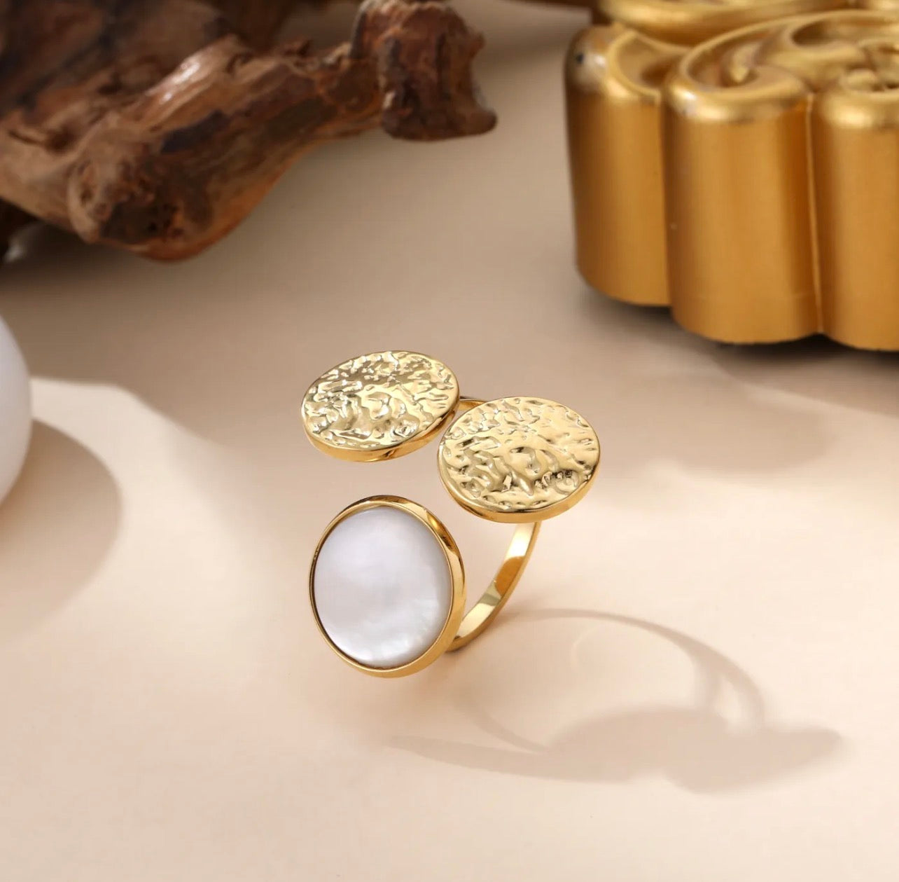 Jeanne / Bague 3 ronds et nacre