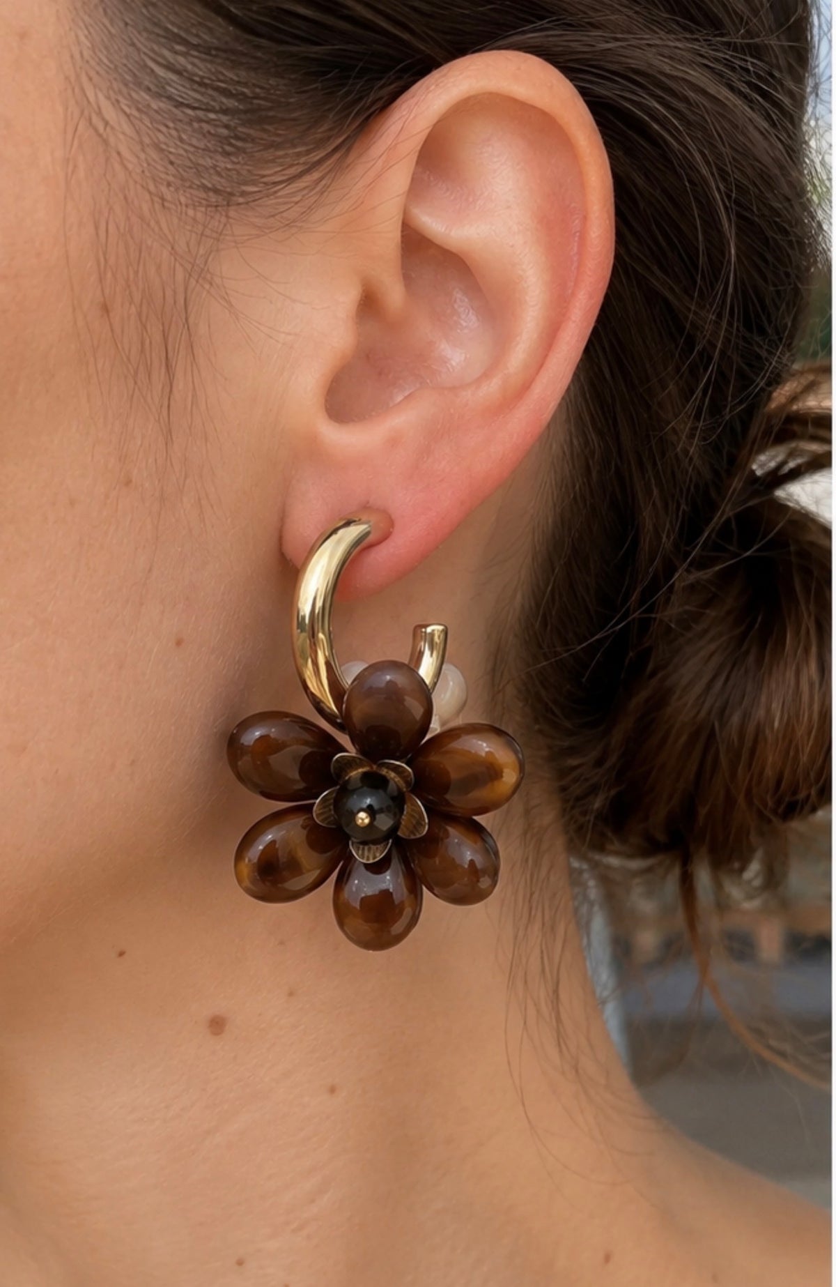 Charlène /  boucles d'oreilles fleurs résine colorées