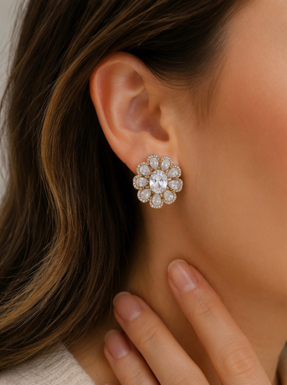 Mélya / Boucles d'oreilles fleurs cristaux et strass