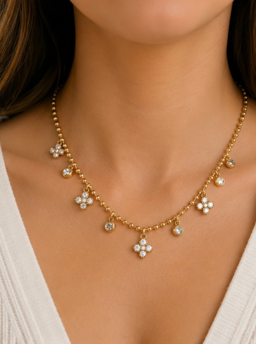 Alexandra / Collier papilles trèfles serties de strass
