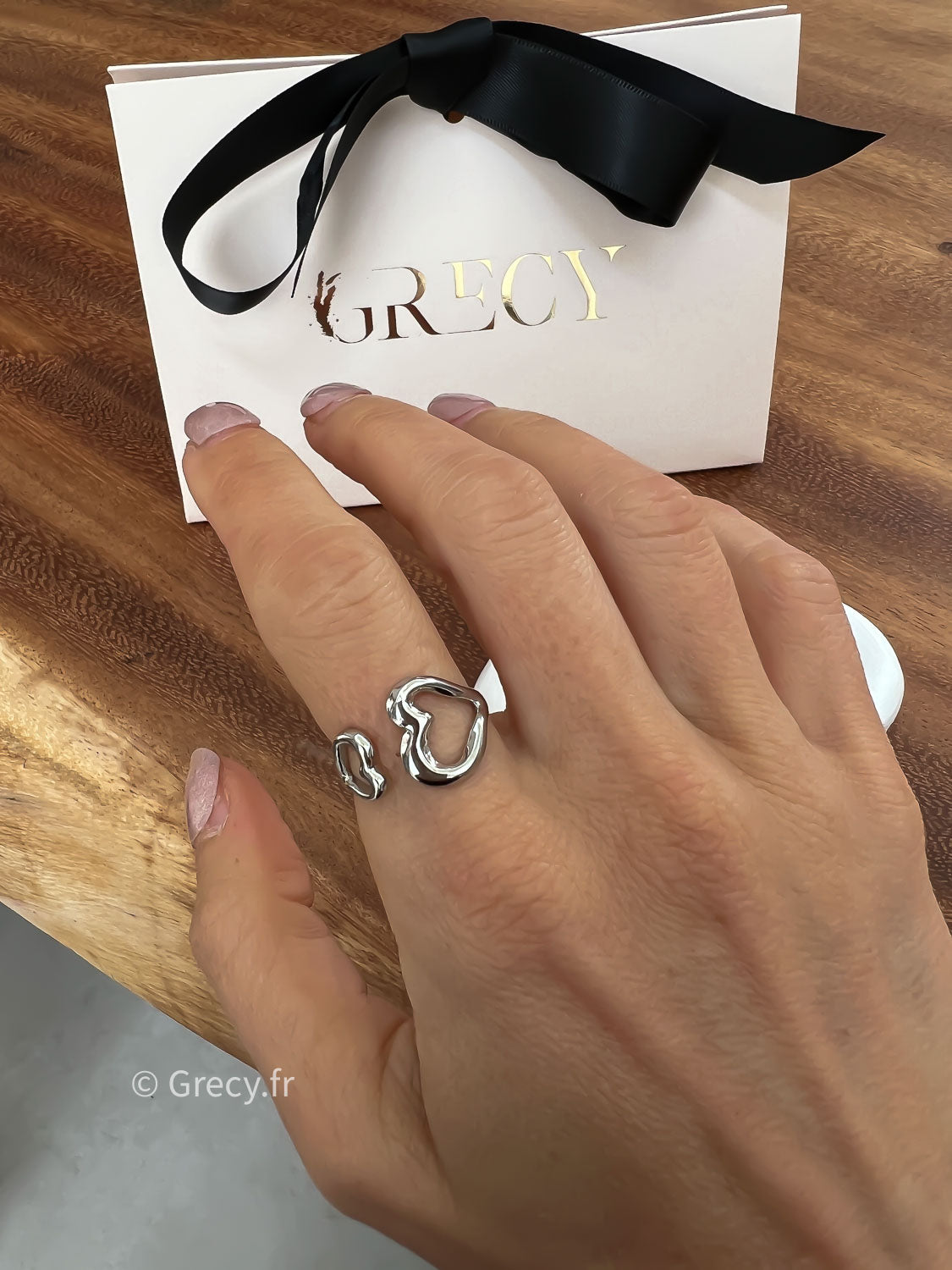 Lucie / Bague fine argentée acier inoxydable fermeture double coeur