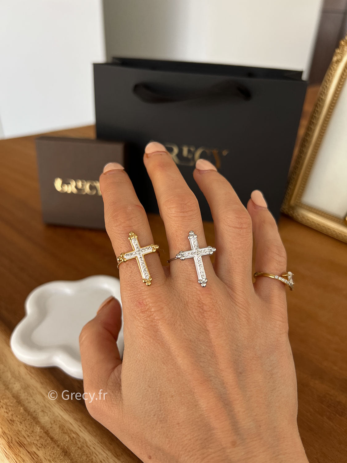 Ava / Bague croix avec strass