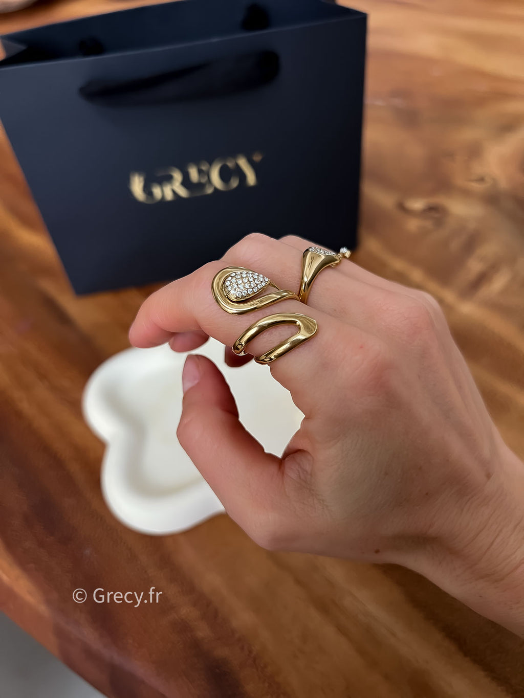 Lola / Bague goutte strass