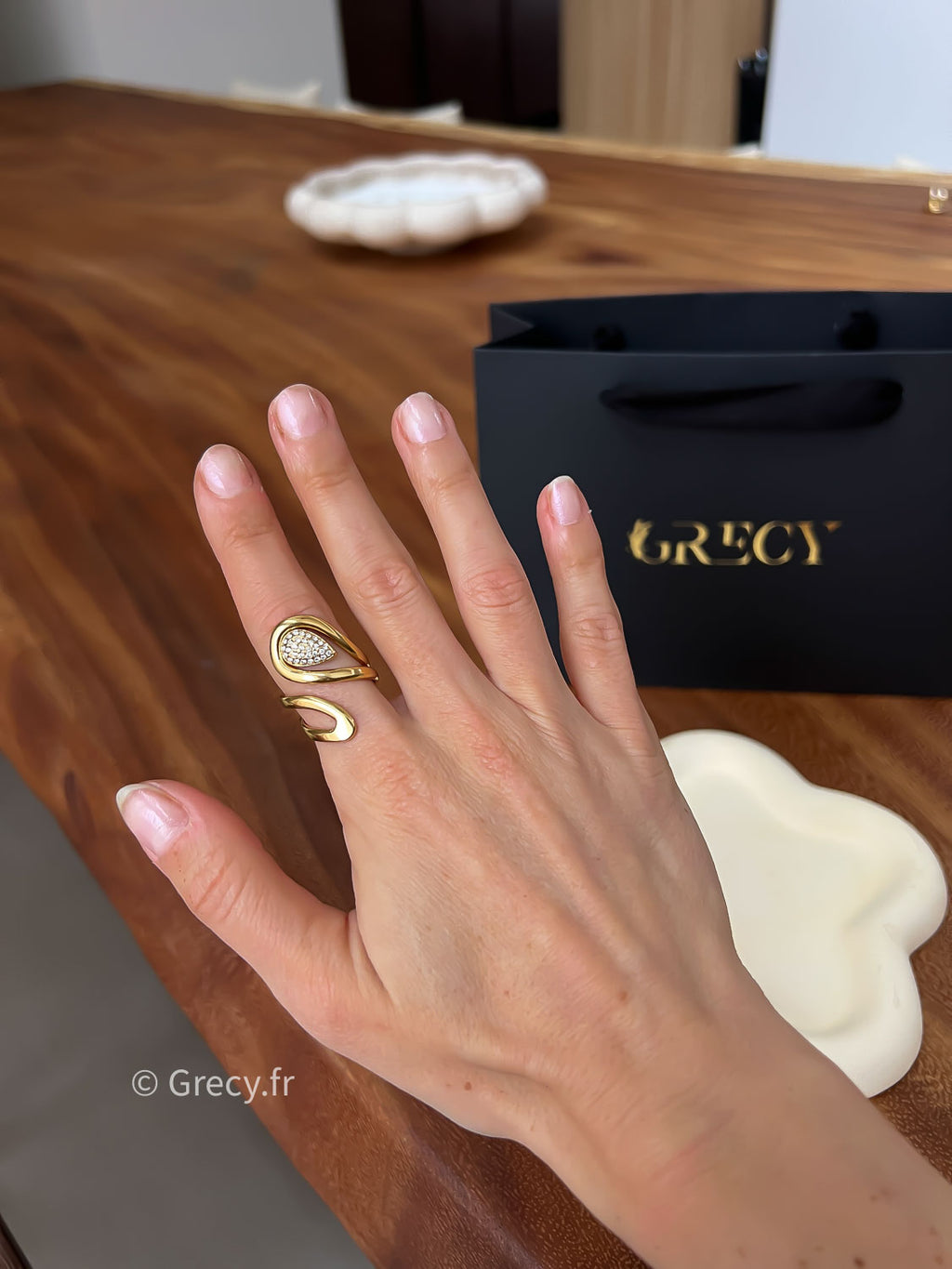 Lola / Bague goutte strass