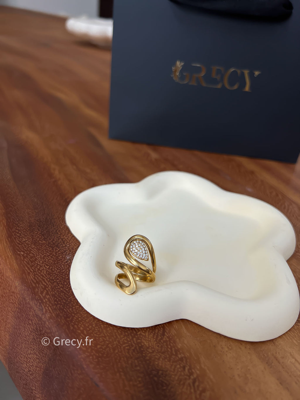 Lola / Bague goutte strass