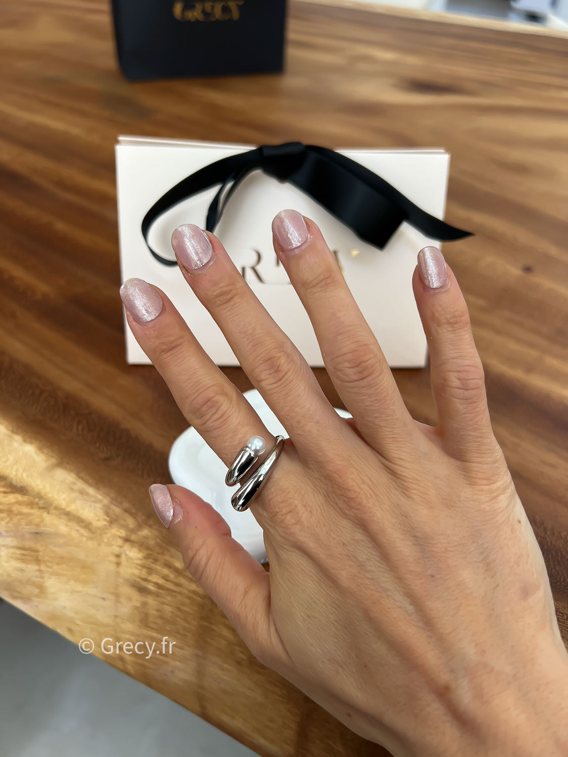 Claire / Bague torsadée avec perle nacrée