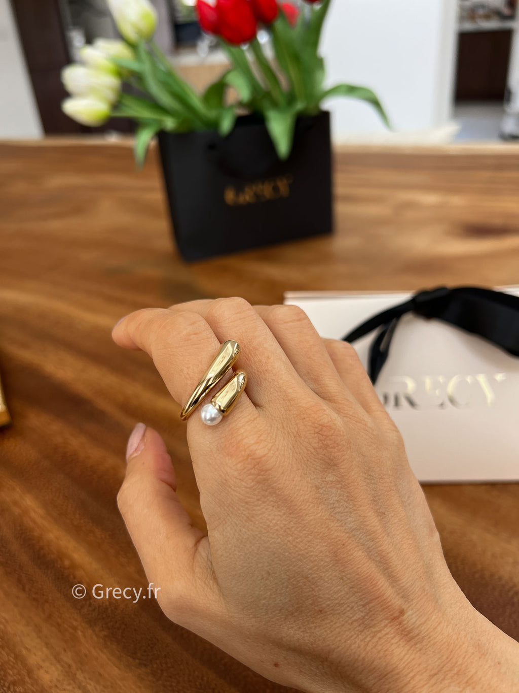 Claire / Bague torsadée avec perle nacrée
