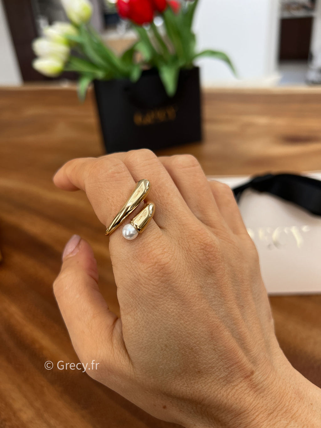 Claire / Bague torsadée avec perle nacrée