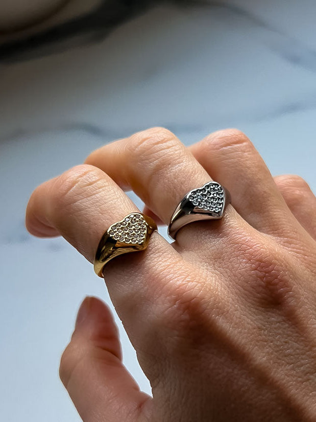 Lou / Bague chevalière coeur strass