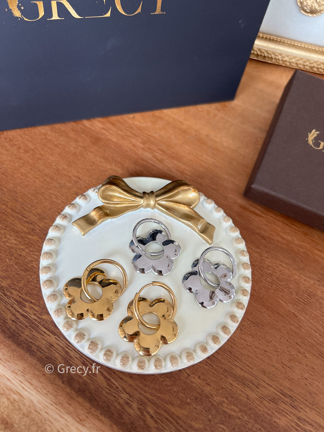 Eva / Créoles fleurs dorées et argentées