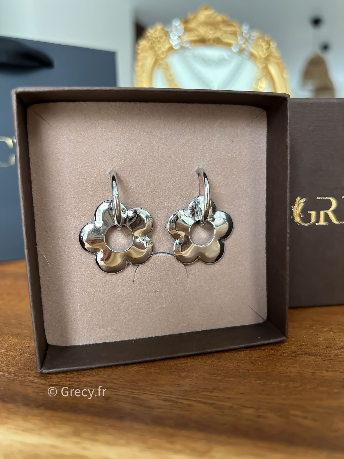 Eva / Créoles fleurs dorées et argentées