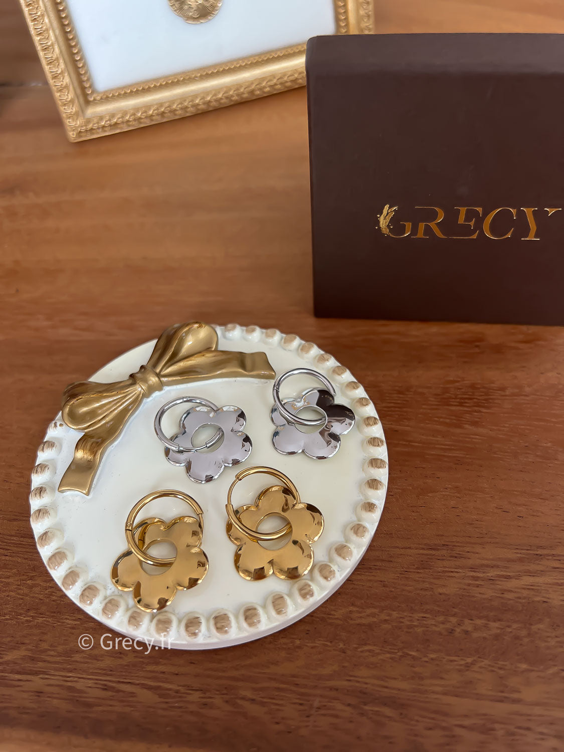 Eva / Créoles fleurs dorées et argentées