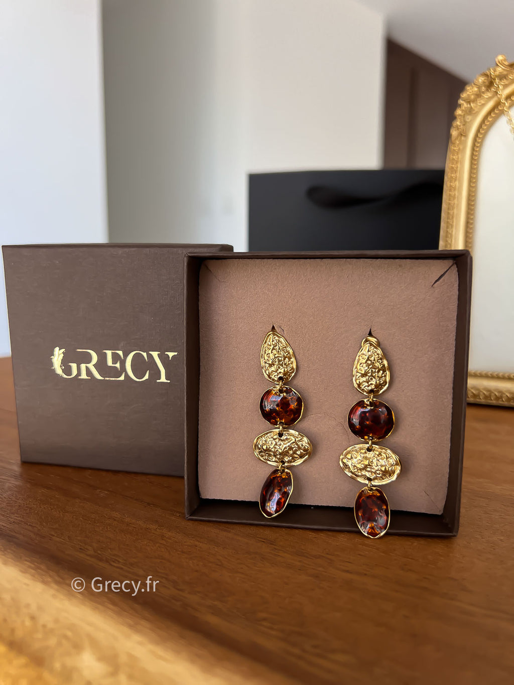 Virginie / Boucles d'oreilles martelées dorées et marron