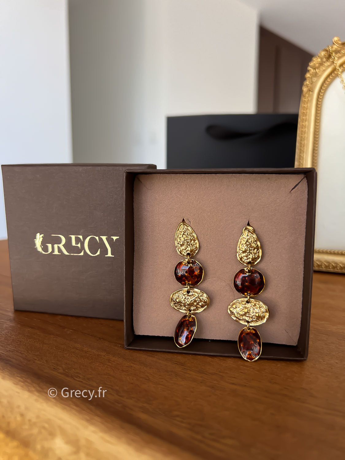 Virginie / Boucles d'oreilles martelées dorées et marron