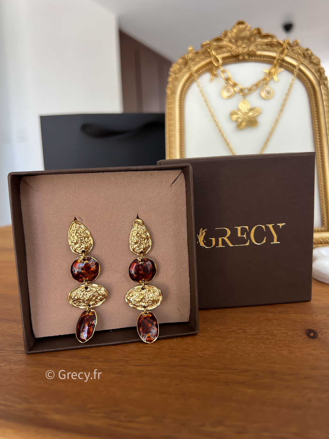 Virginie / Boucles d'oreilles martelées dorées et marron