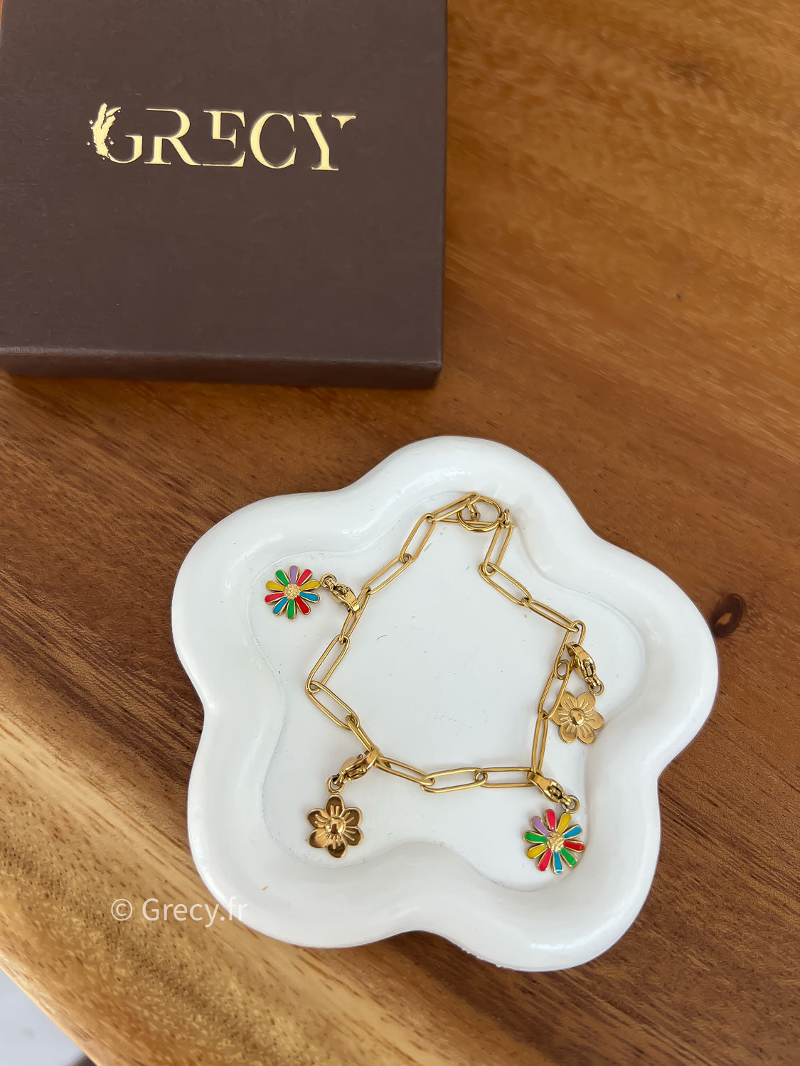 Kiara / Bracelet doré charms fleurs dorés et multicolores