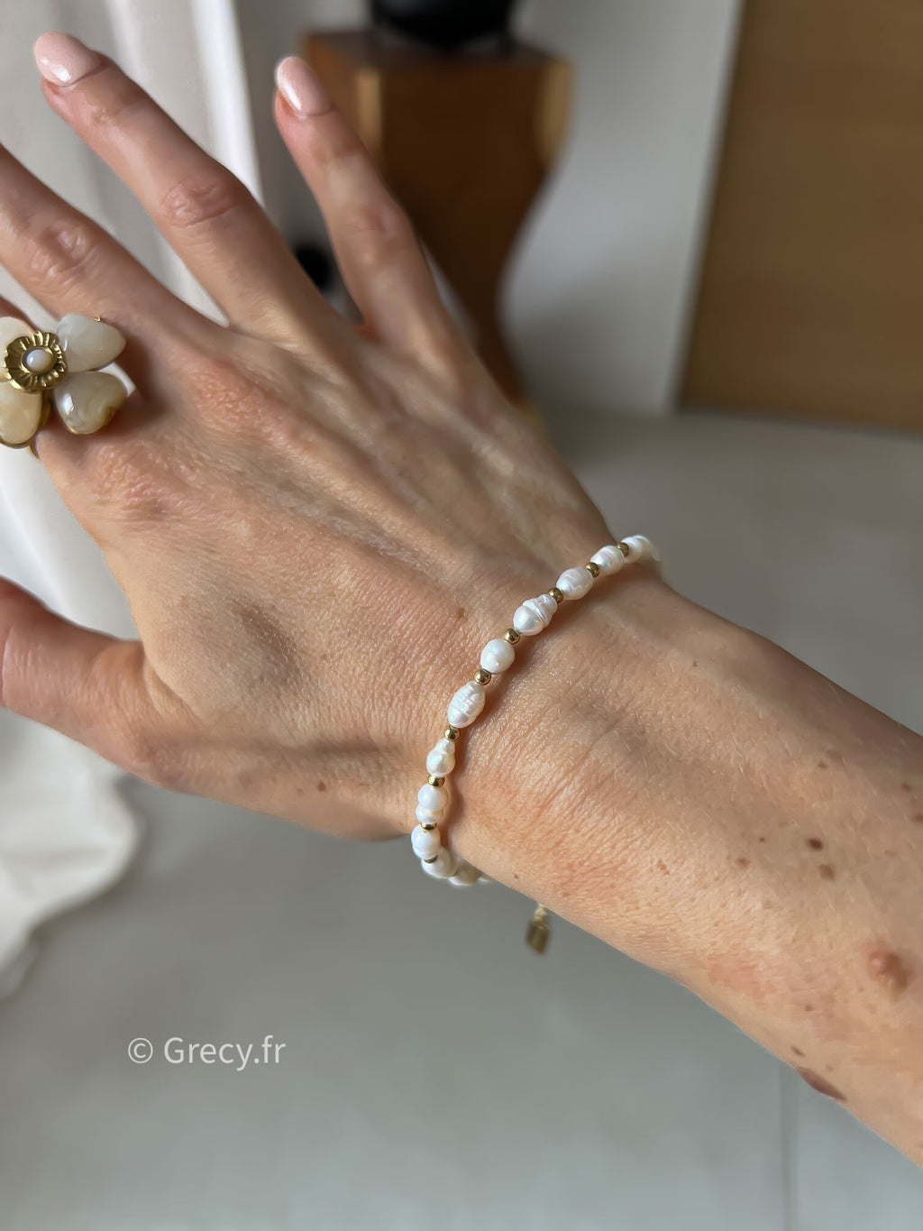 Gladys / Bracelet perles nacrées en acier inoxydable