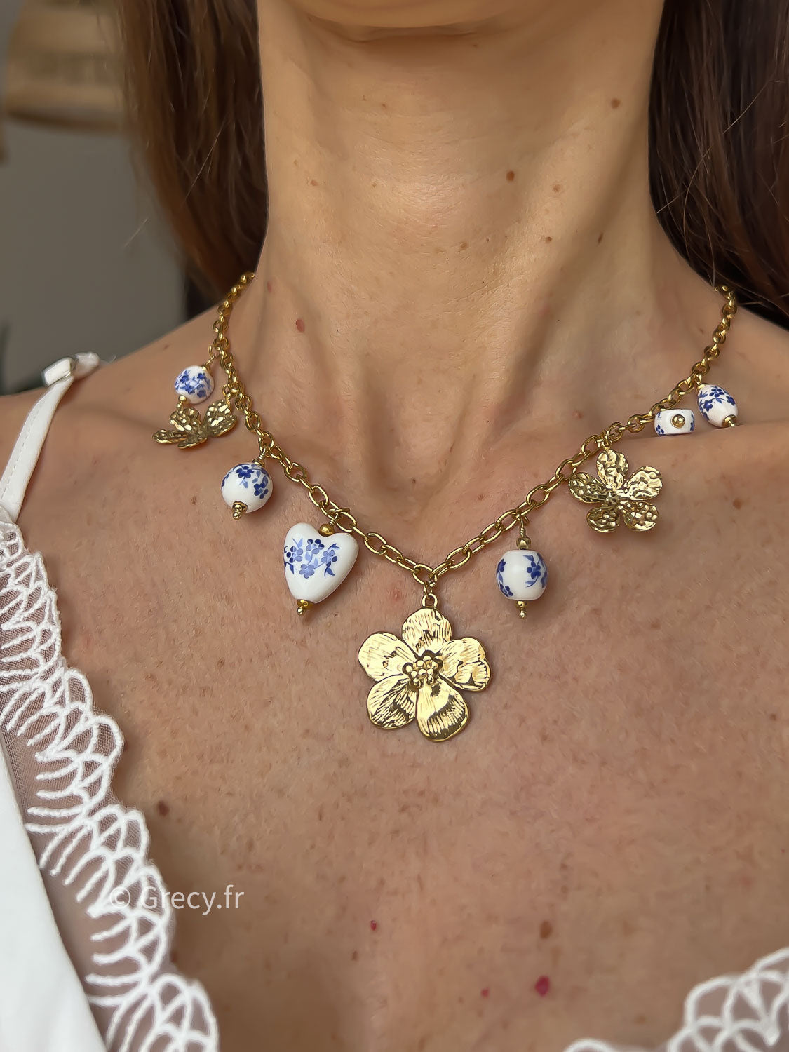 Bridgerton Collier charms fleurs