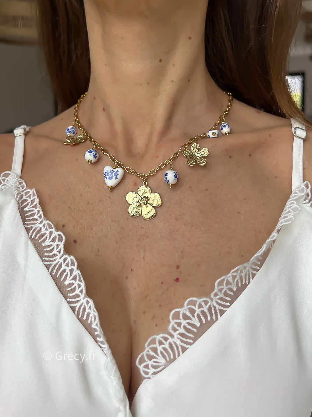 Bridgerton Collier charms fleurs