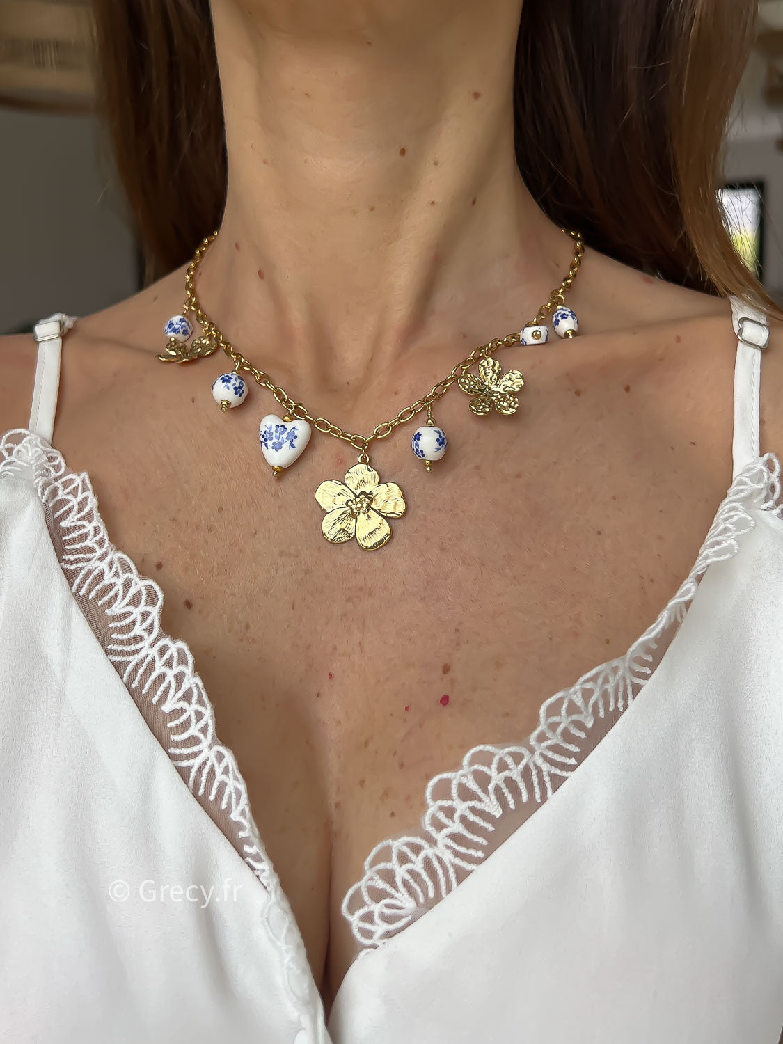 Bridgerton Collier charms fleurs