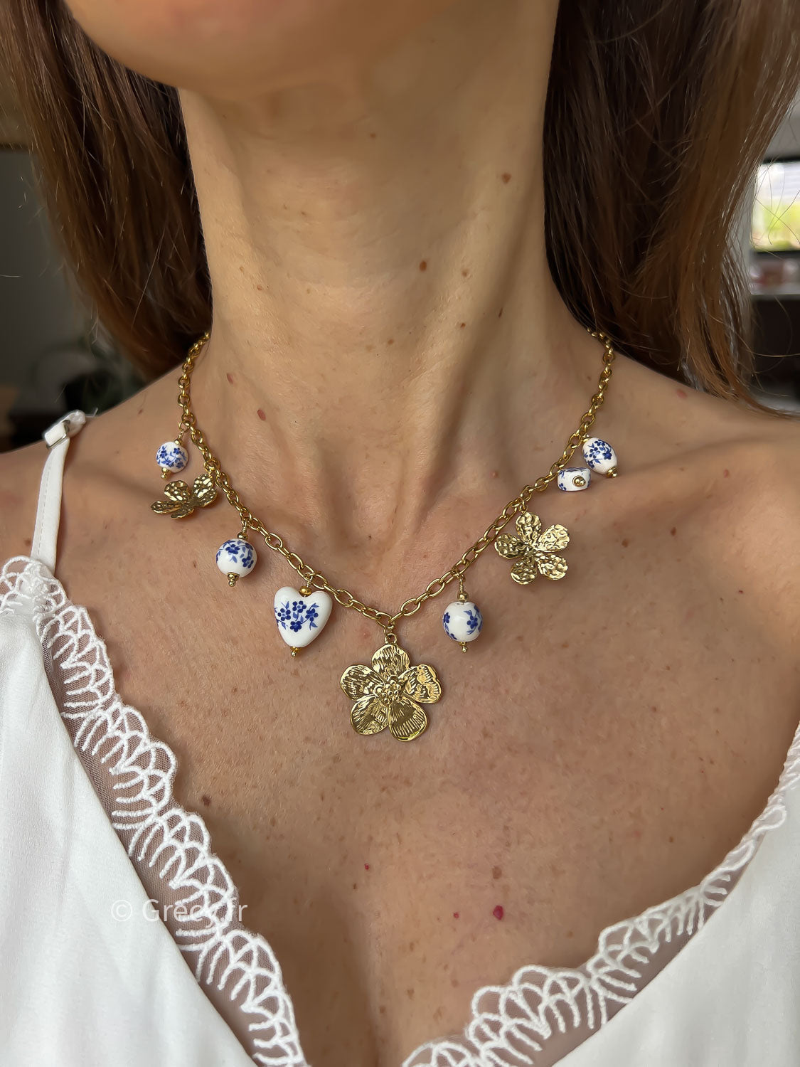 Bridgerton Collier charms fleurs