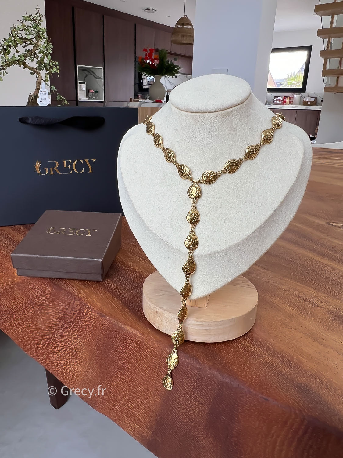 Micheline / Collier cravate