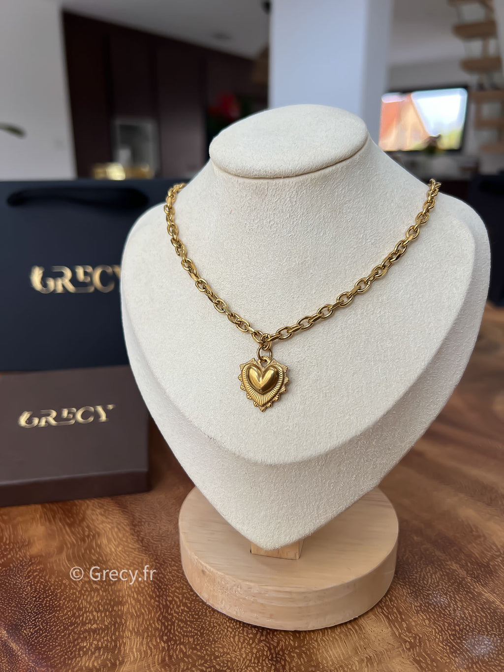 Véronique / Collier pendentif coeur royal