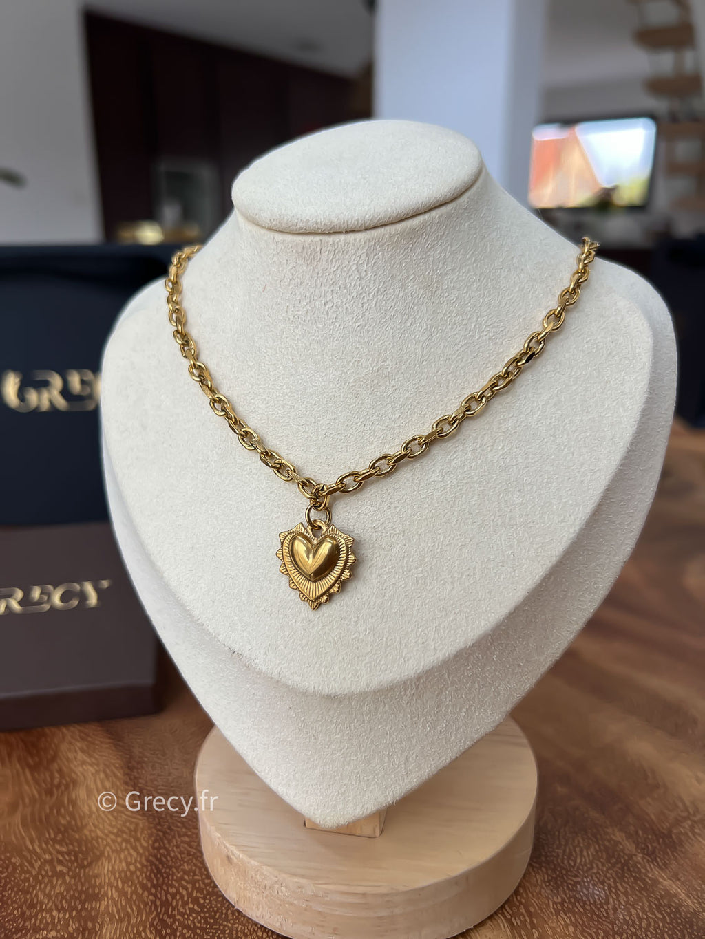 Véronique / Collier pendentif coeur royal
