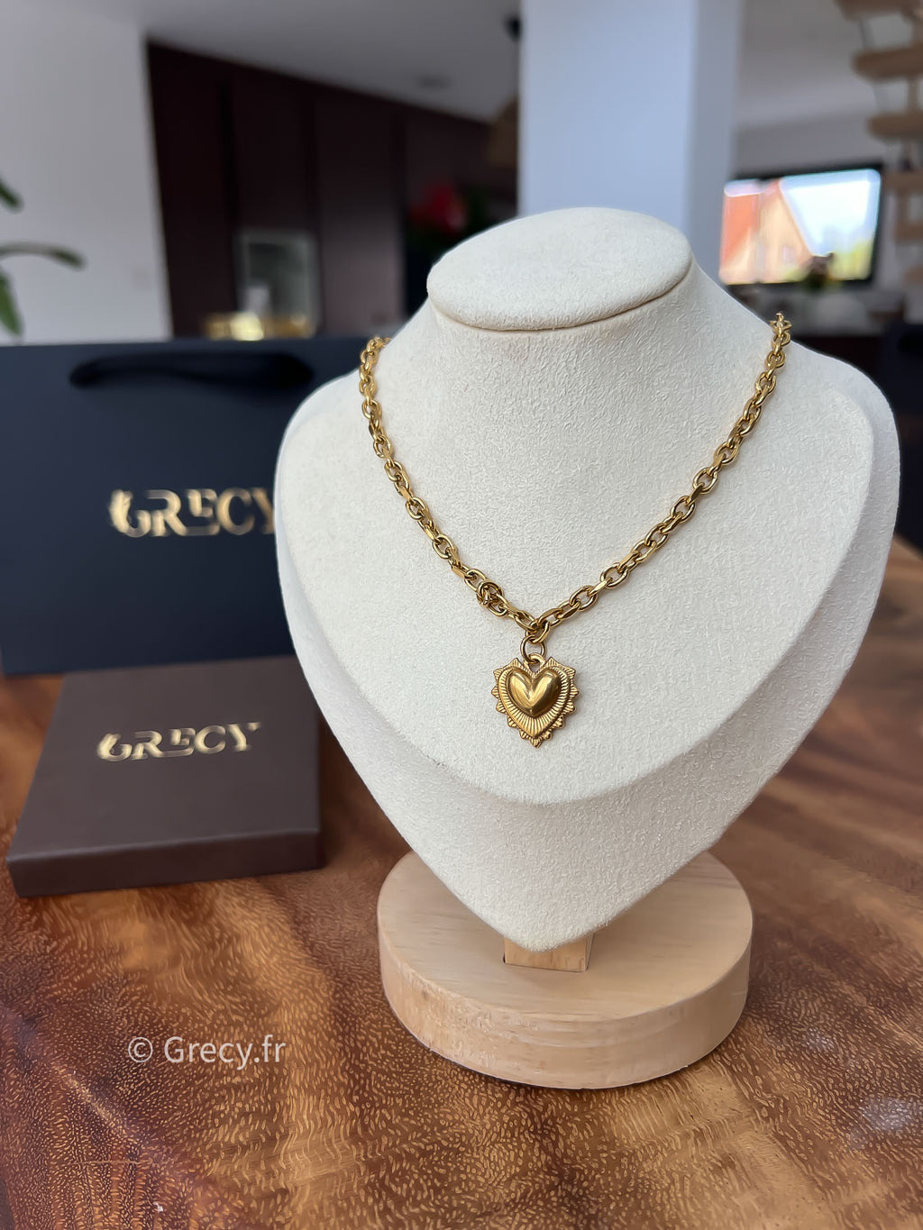 Véronique / Collier pendentif coeur royal