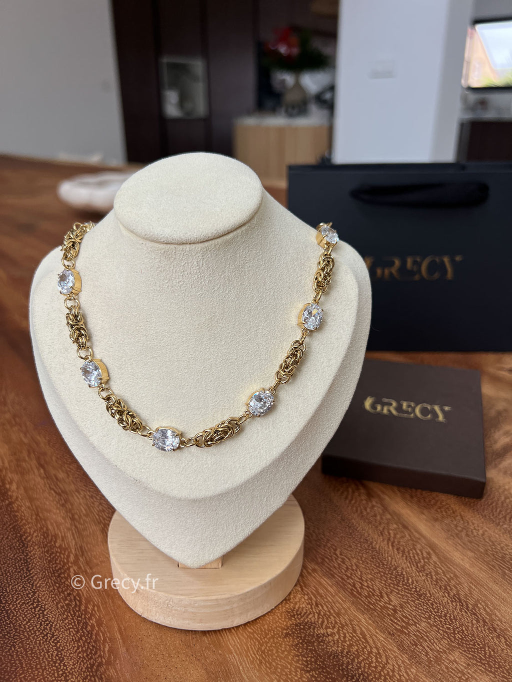 Juliette / Collier maille dorée 7 strass