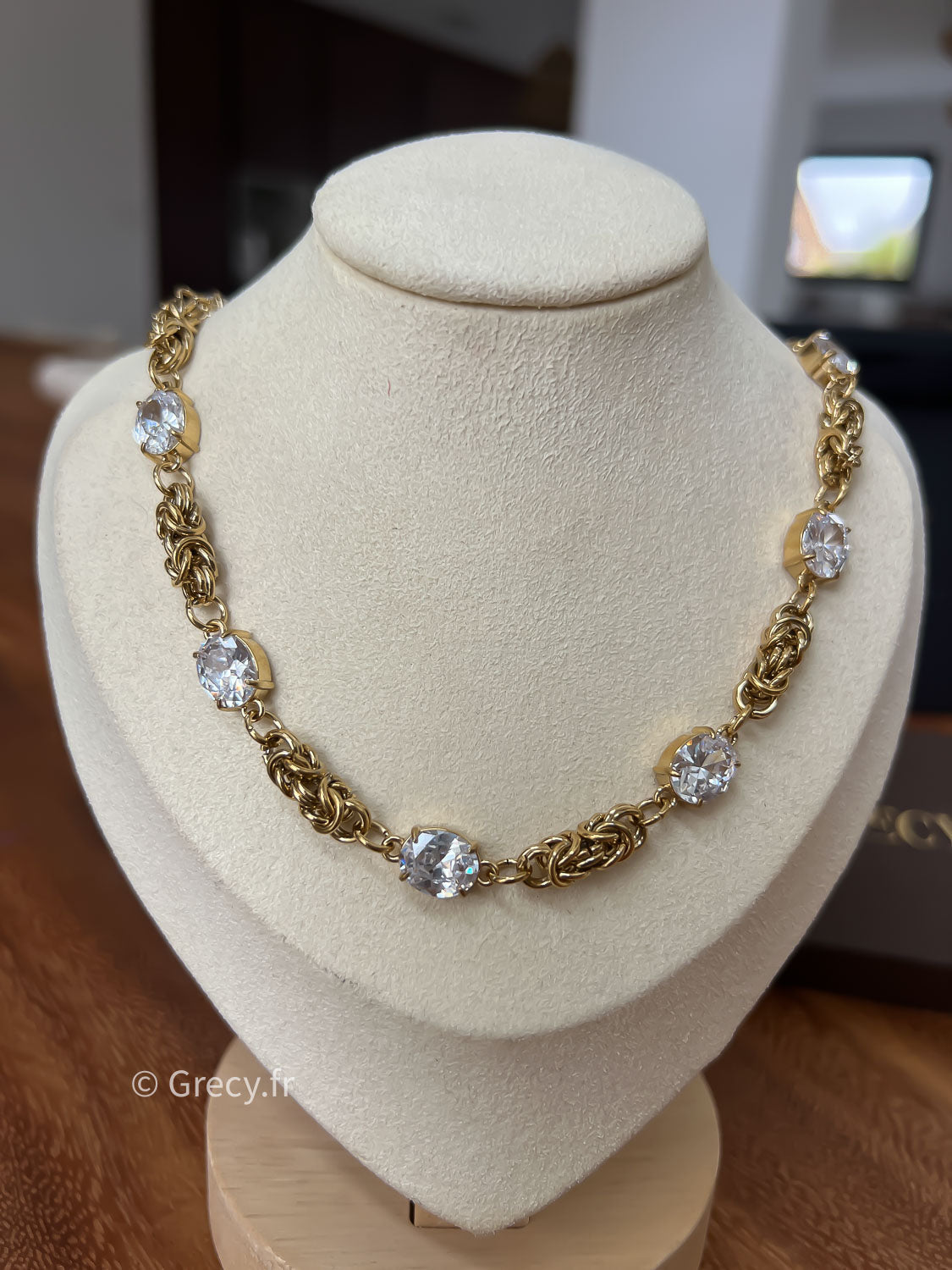 Juliette / Collier maille dorée 7 strass