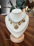 Collier nacre et charms