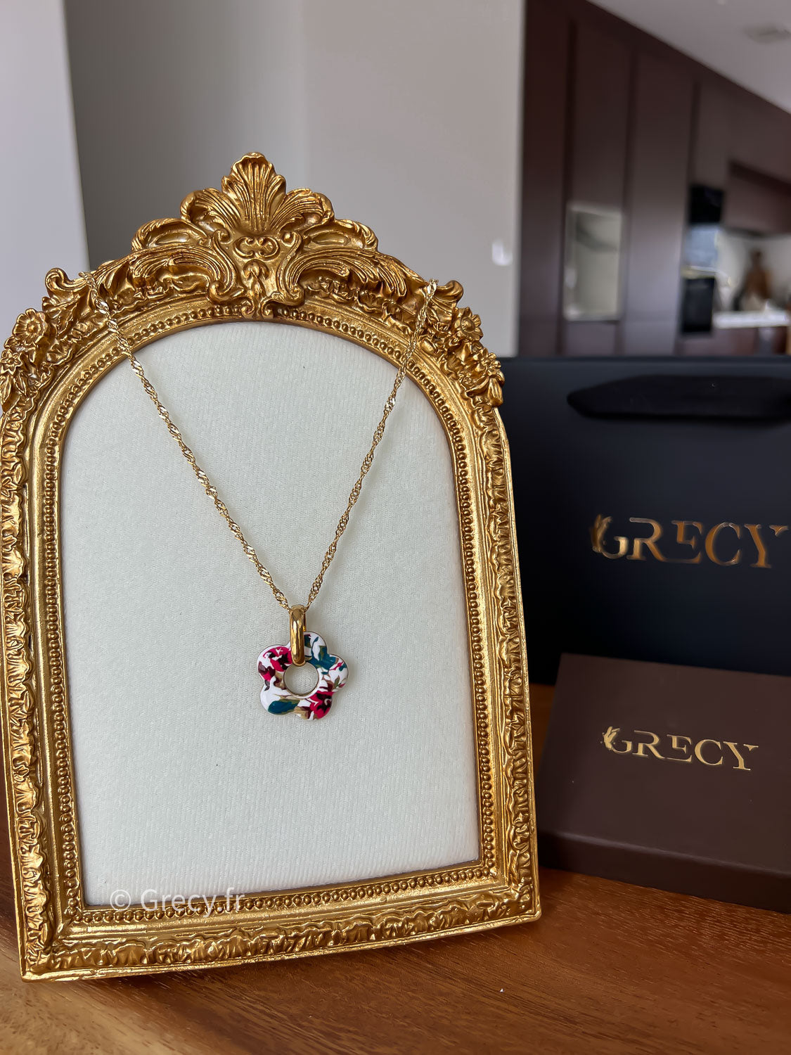 Ninon / Collier fleur sur chaîne