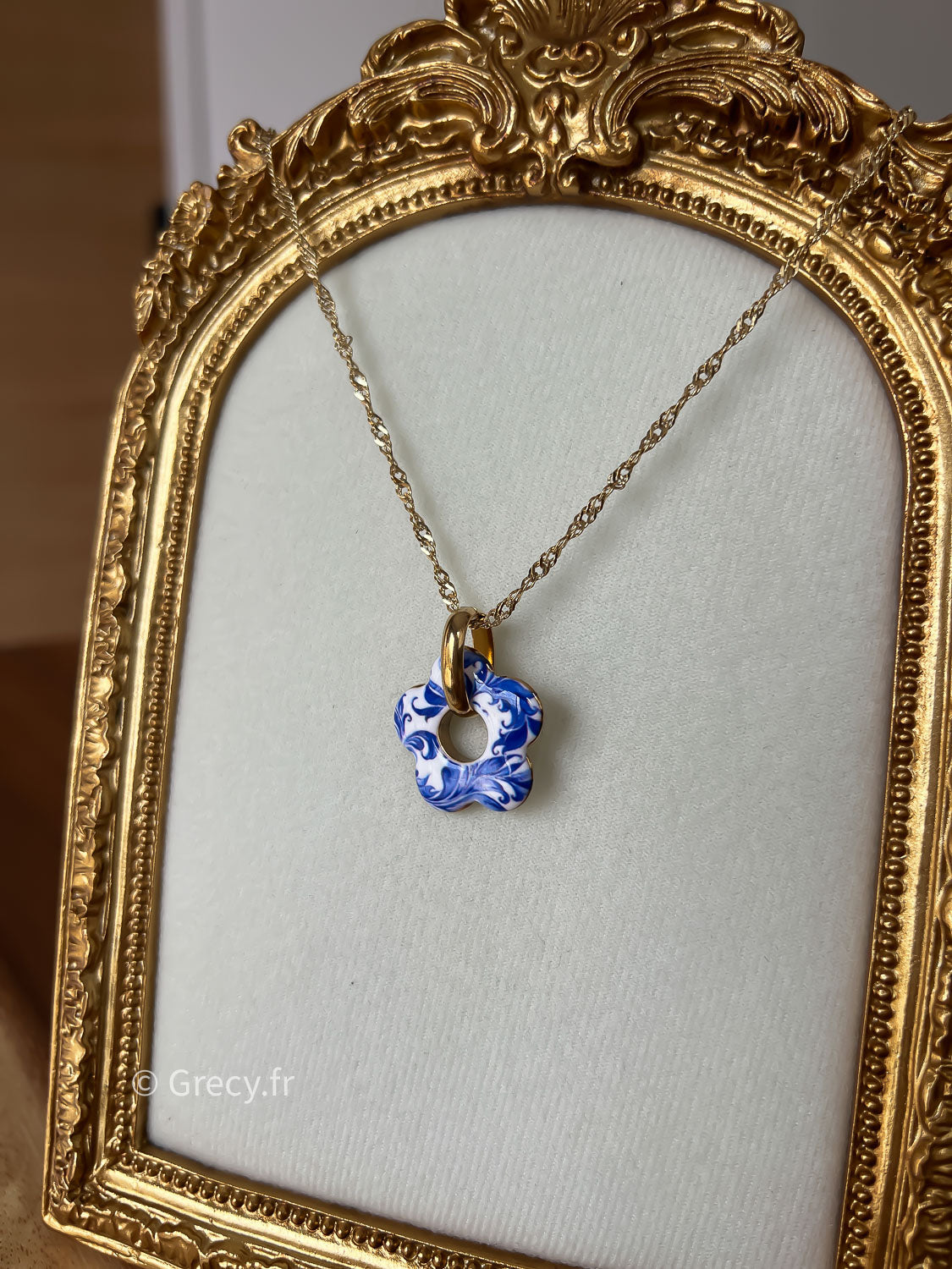 Ninon / Collier fleur sur chaîne