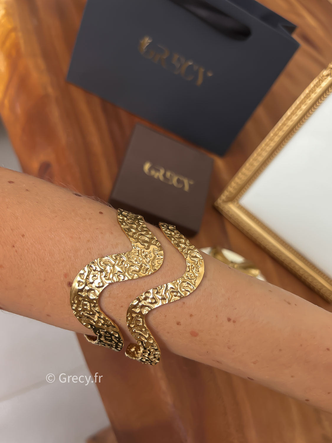 Eleonore / Bracelet jonc ouvert vagues